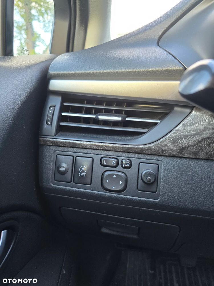 Toyota Avensis 2.0 D-4D Prestige - 26