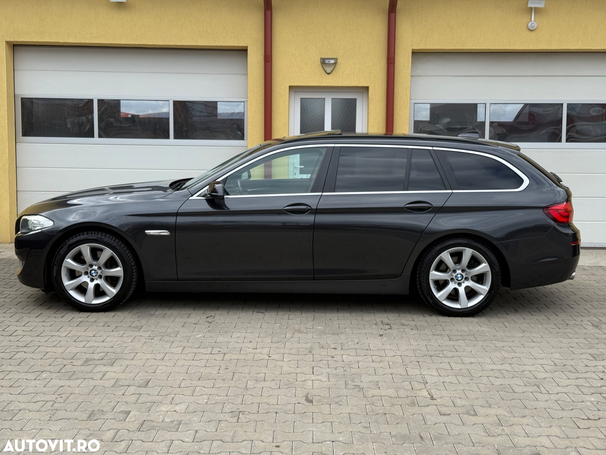 BMW Seria 5 525d Touring Aut. - 28