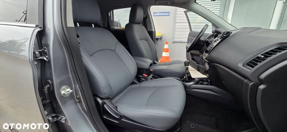 Mitsubishi ASX 1.8 DID Invite 4WD AS&G - 32