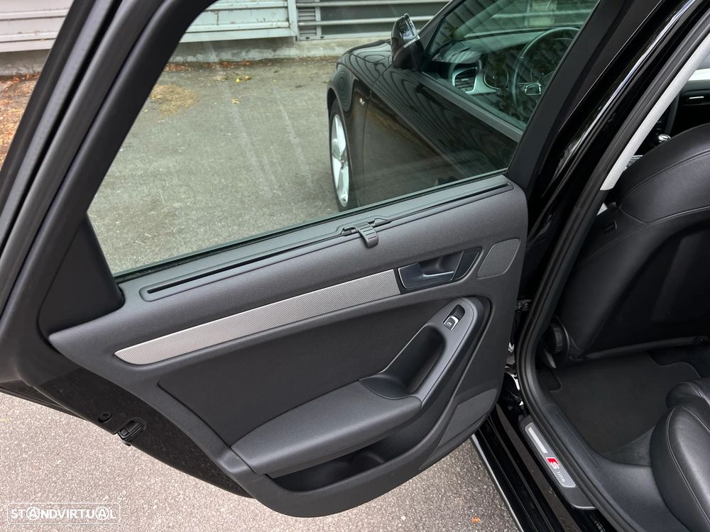 Audi A4 Avant 2.0 TDI Business Line S-line - 43