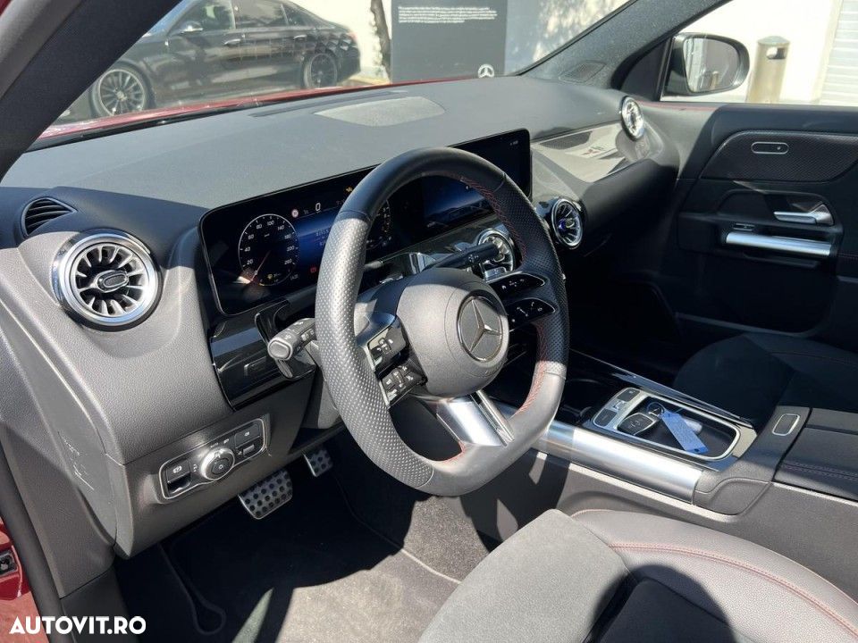 Mercedes-Benz GLA - 10