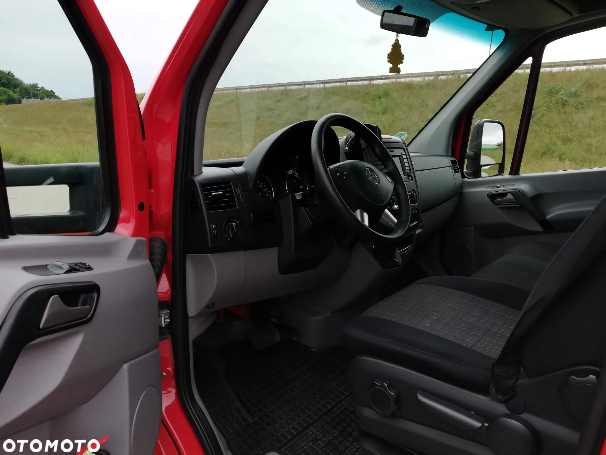 Mercedes-Benz Sprinter - 9