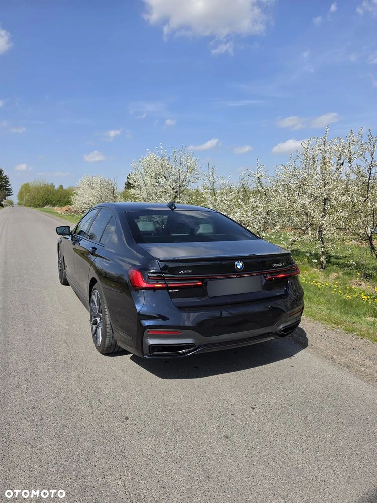 BMW Seria 7 750Ld xDrive sport - 13