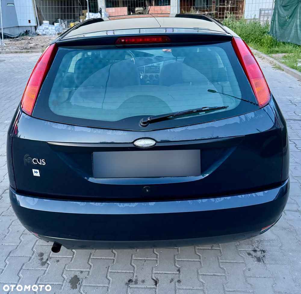 Ford Focus 1.6 16V Ambiente - 2