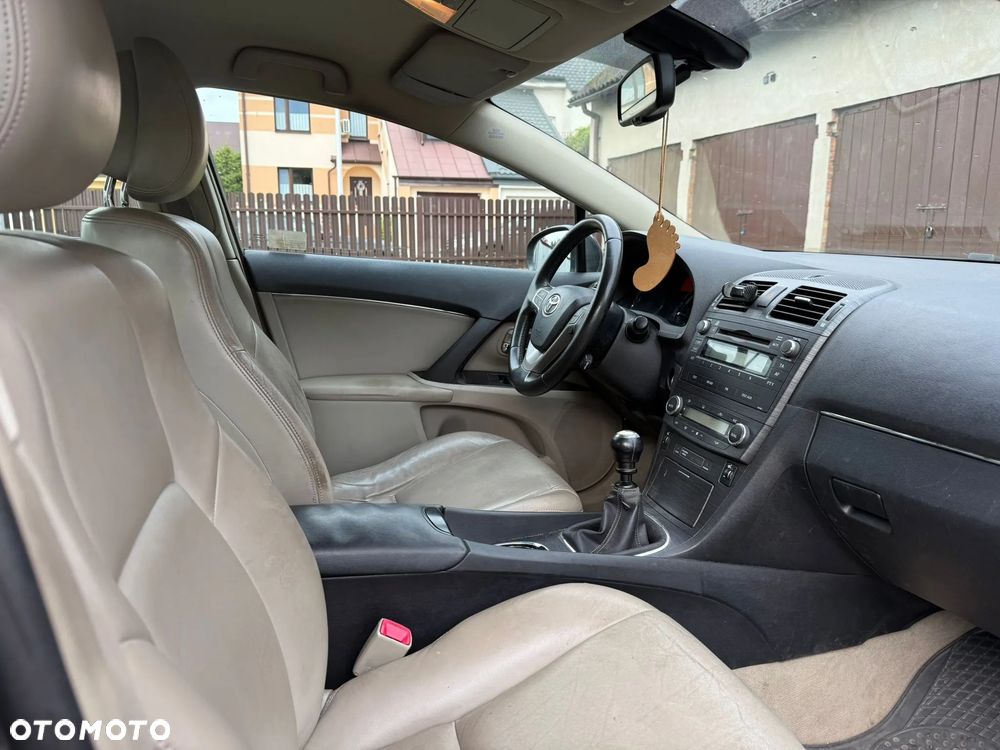 Toyota Avensis 1.8 Style - 5