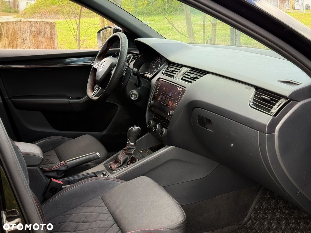 Skoda Octavia 2.0 TDI 4x4 DSG RS - 17
