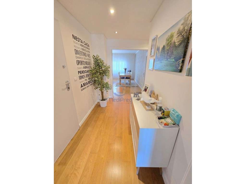 Apartamento T4 c/ 1 Parqueamento | Jardim da Amoreira, Ramada - Grande imagem: 4/37