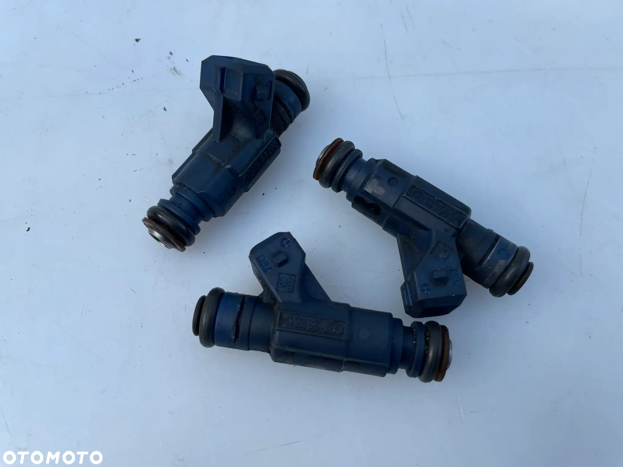 Wtryskiwacz vw Passat B5 Skoda SuperB I 1.8T AWT 06B133551M - 1