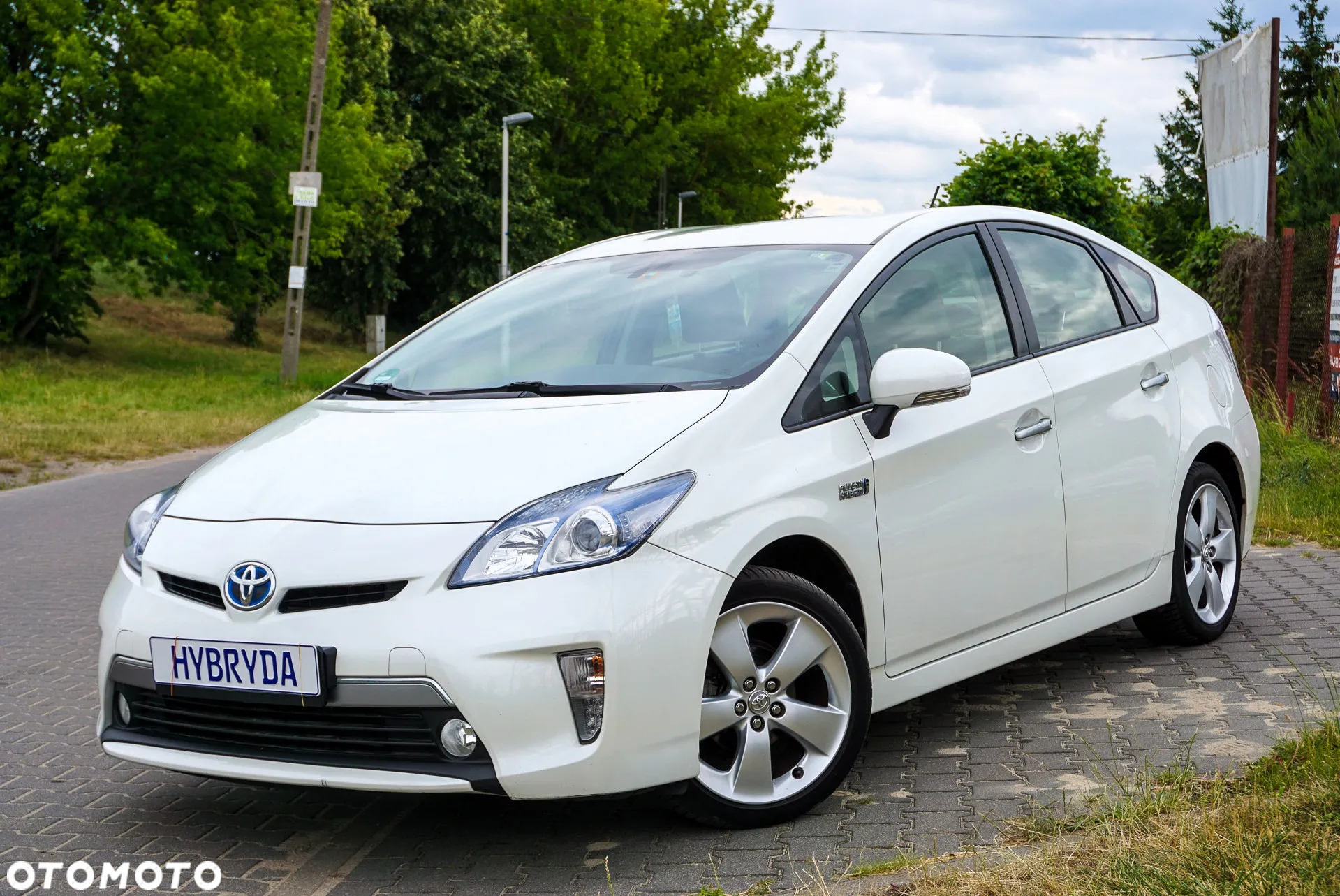 Toyota Prius Plug-in (Hybrid) Life - 2
