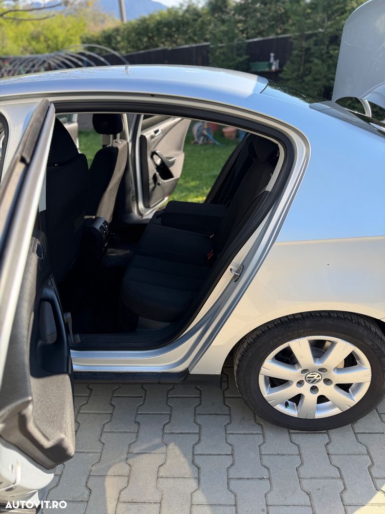 Volkswagen Passat - 10