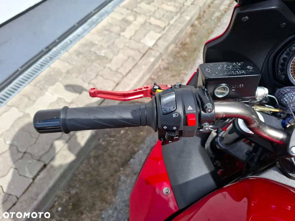 Suzuki GSX - 9