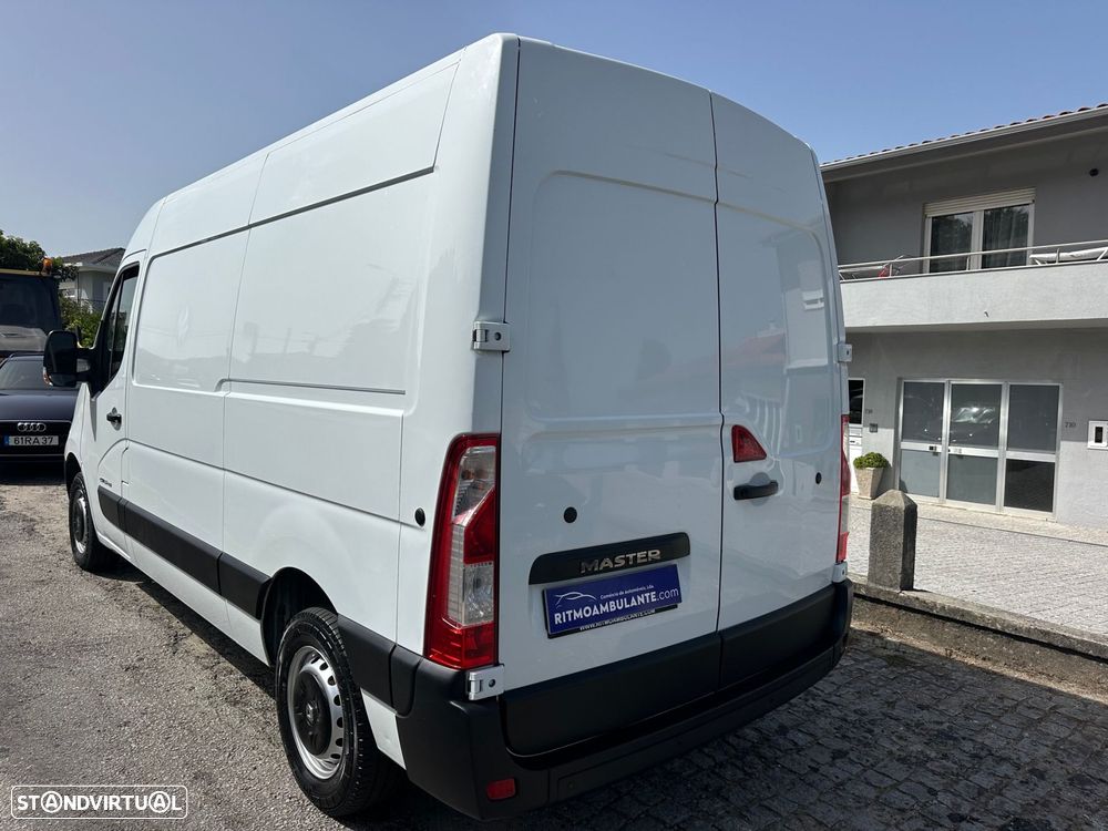 Renault Master 2.3 dCi L2H2 3.3T SS - 3