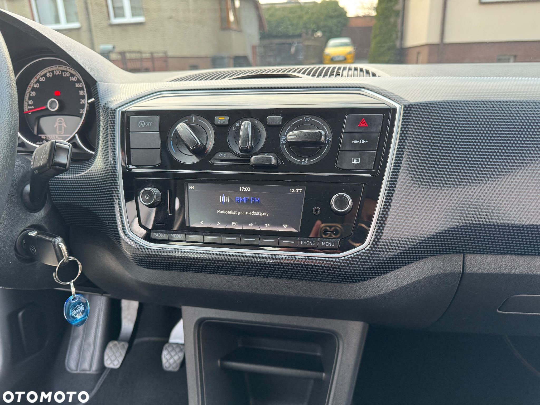 Volkswagen up! 1.0 move - 19