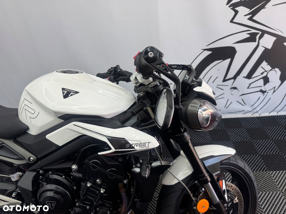 Triumph Street Triple - 36