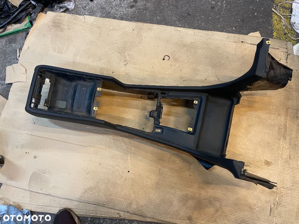 Tunel środkowy zielony Bmw e38 Europa - 1