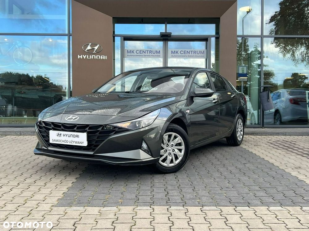 Hyundai Elantra - 2