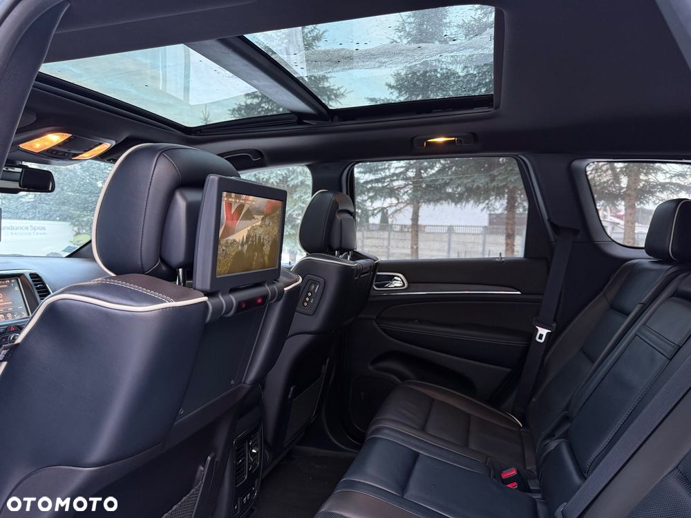 Jeep Grand Cherokee - 24