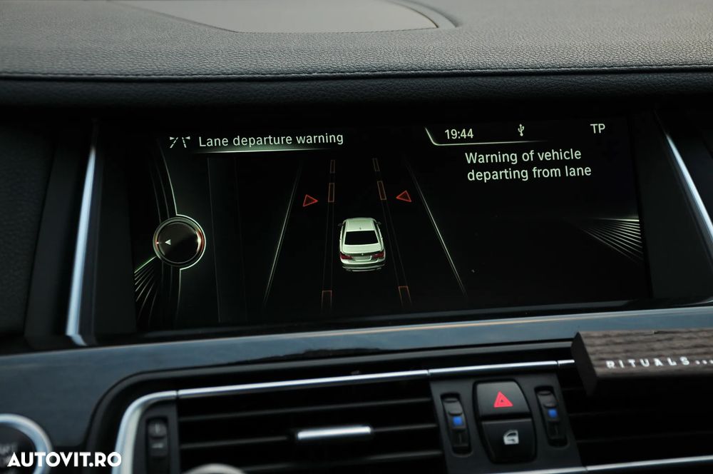 BMW Seria 7 740d xDrive - 32