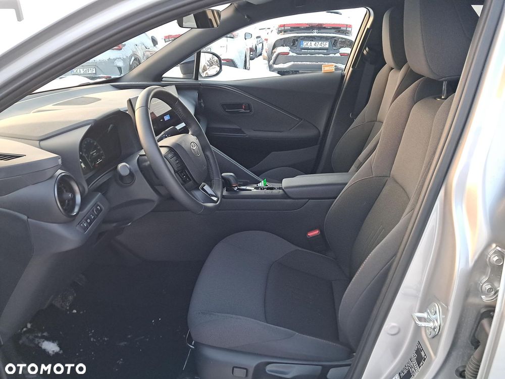 Toyota C-HR - 11