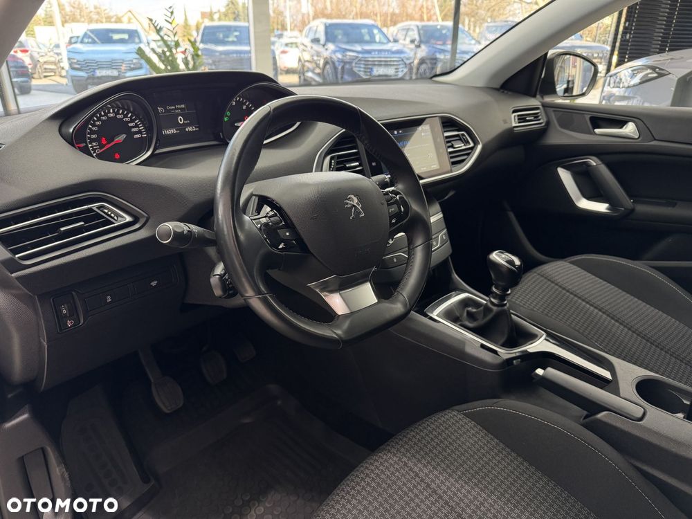 Peugeot 308 - 8