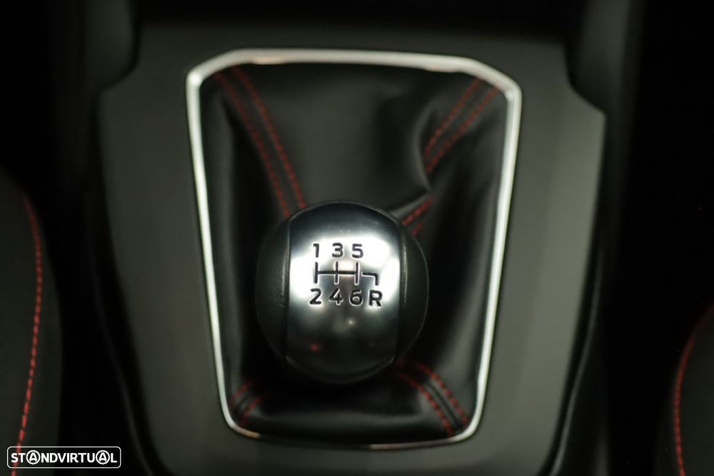 Ford Focus 1.0 EcoBoost MHEV ST-Line X - 13