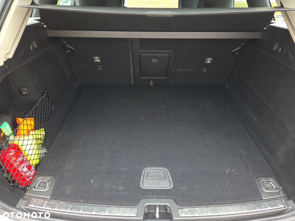 Volvo XC 60 B4 B Momentum - 22