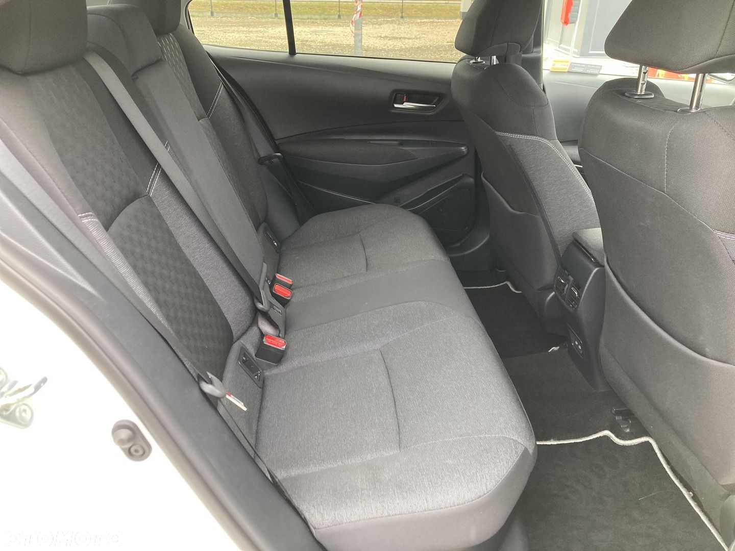 Toyota Corolla 1.8 Hybrid Style - 26