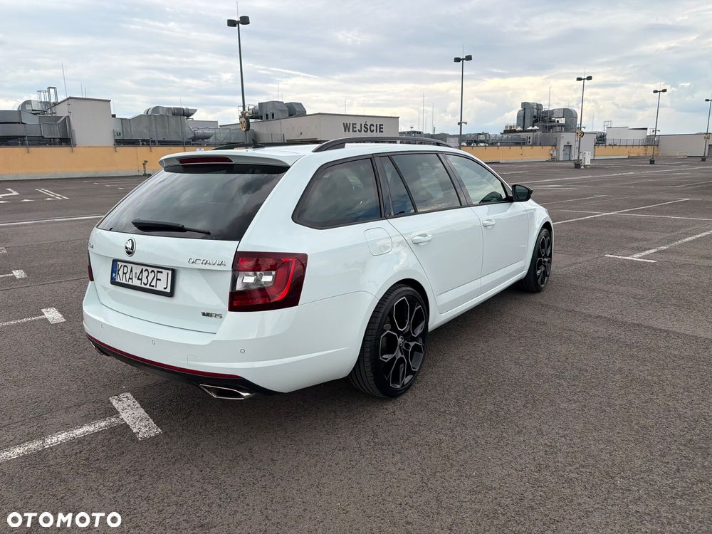 Skoda Octavia 2.0 TSI RS - 10