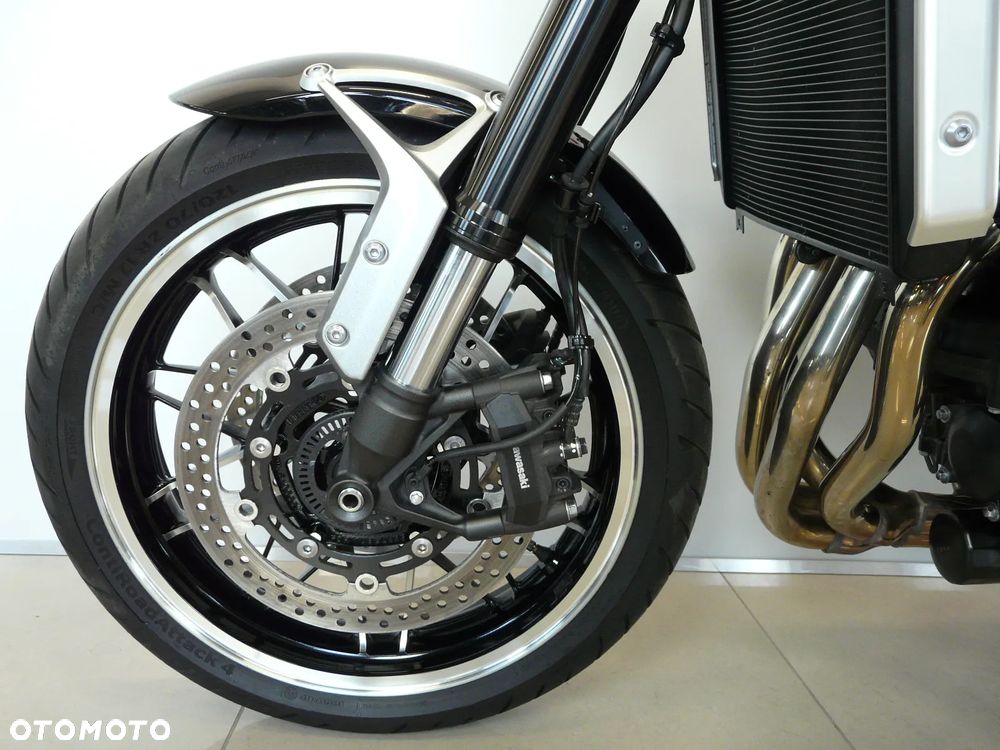 Kawasaki Z 900 RS - 20