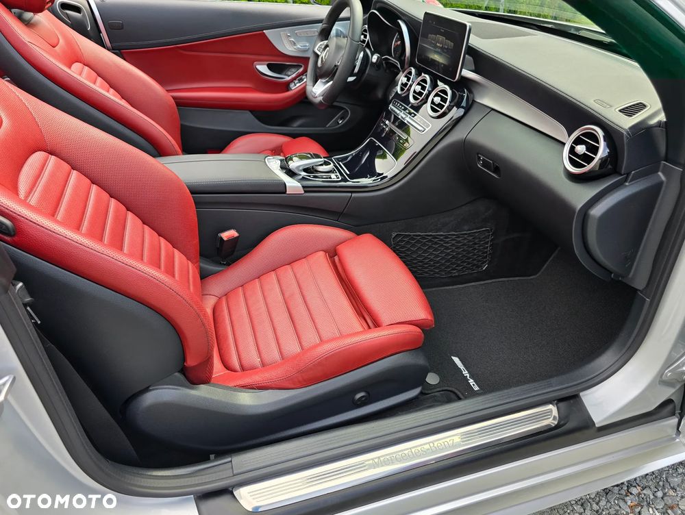 Mercedes-Benz Klasa C 300 9G-TRONIC - 18