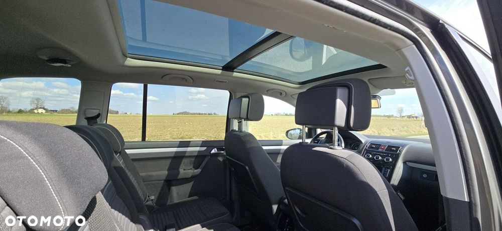 Volkswagen Touran - 19