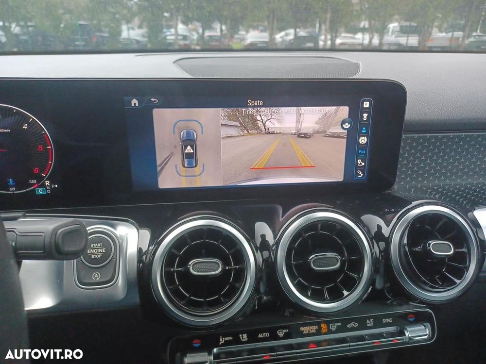 Mercedes-Benz GLB 200 d 4Matic 8G-DCT Progressive - 14