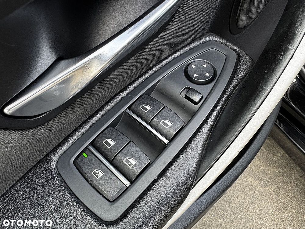 BMW Seria 3 318d - 24