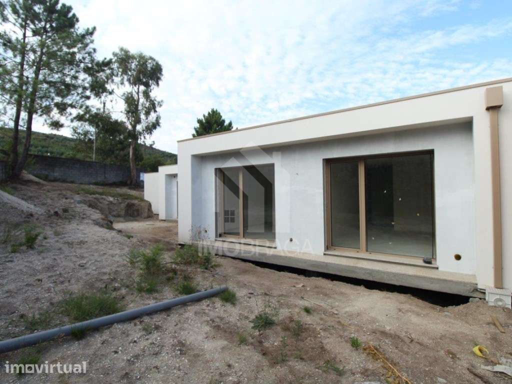 Moradia Geminada T3 Nova para Venda em Rendufinho - Póvoa de Lanhoso - Grande imagem: 3/38