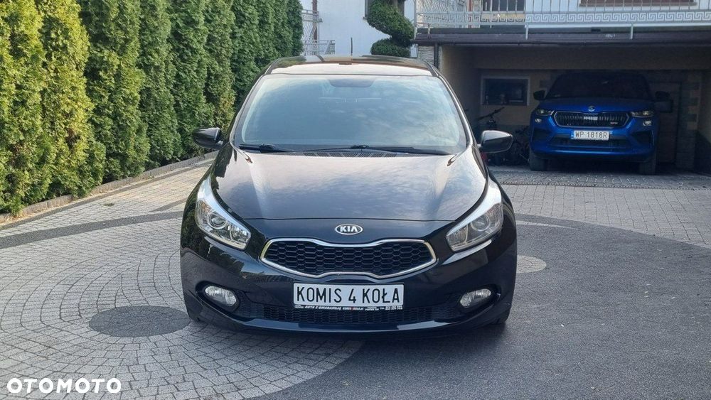 Kia Ceed - 9