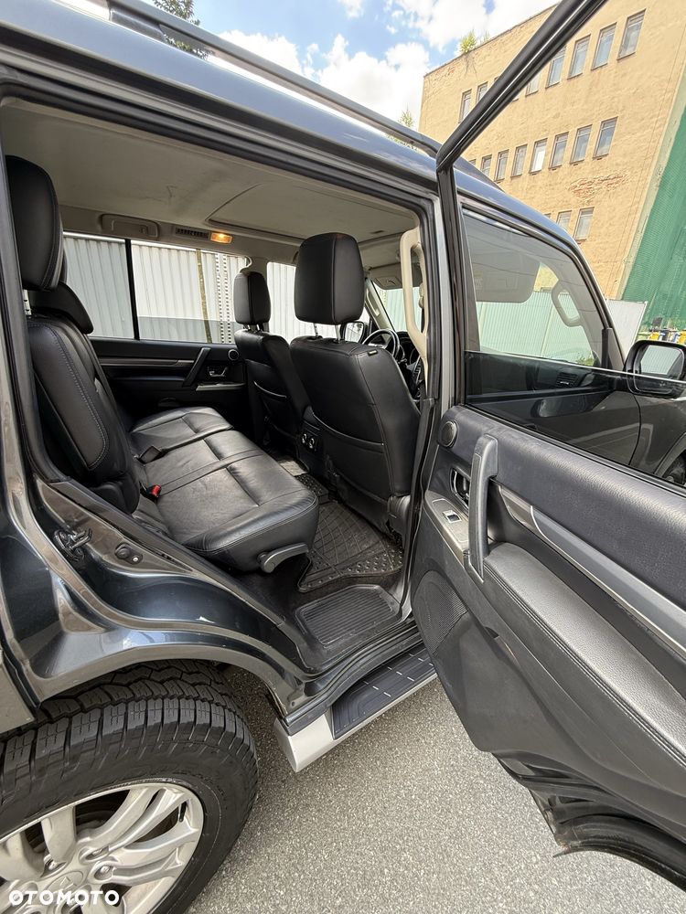 Mitsubishi Pajero - 8