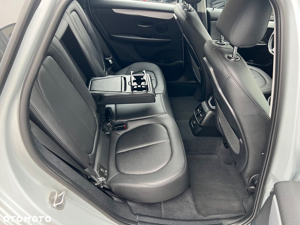 BMW Seria 2 218d Advantage sport - 24