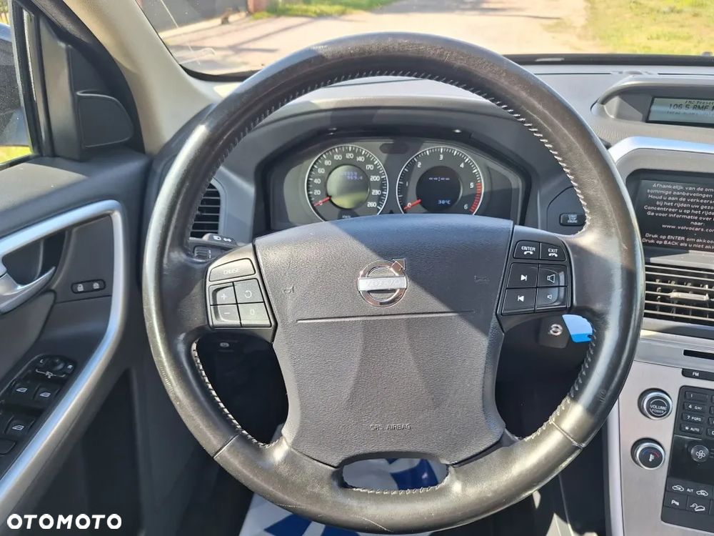 Volvo XC 60 2.4D AWD Momentum - 7