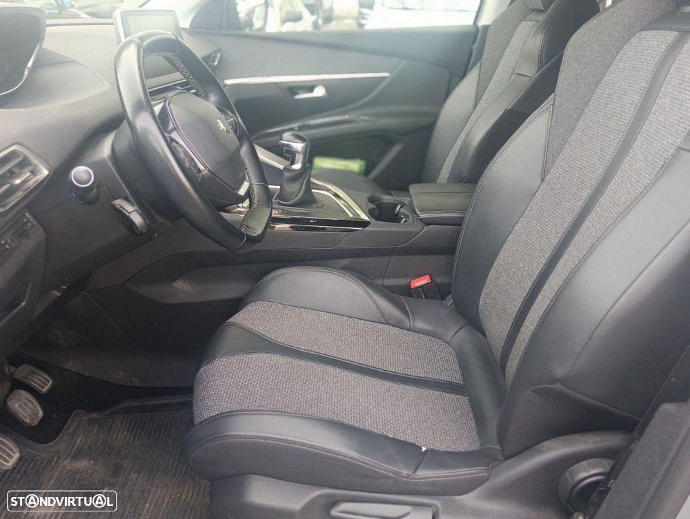 Peugeot 5008 1.5 BlueHDi Allure Pack — fotografia 7