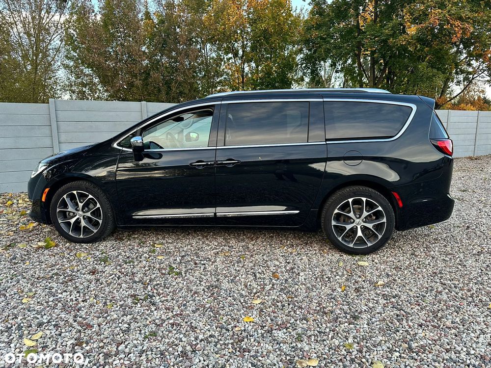 Chrysler Pacifica - 10