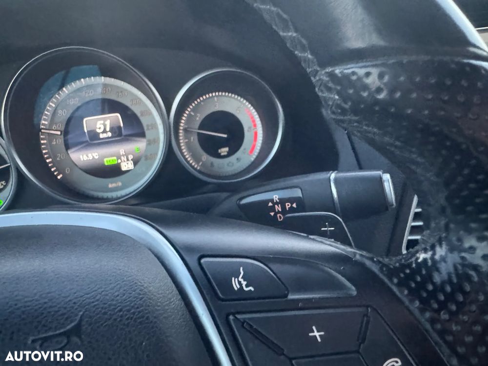 Mercedes-Benz E 220 CDI DPF BlueEFFICIENCY 7G-TRONIC Avantgarde - 37