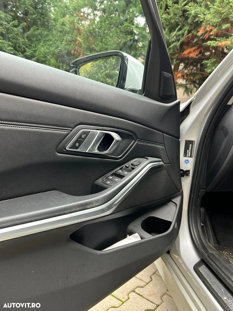 BMW Seria 3 330i Touring xDrive Aut. Advantage - 6