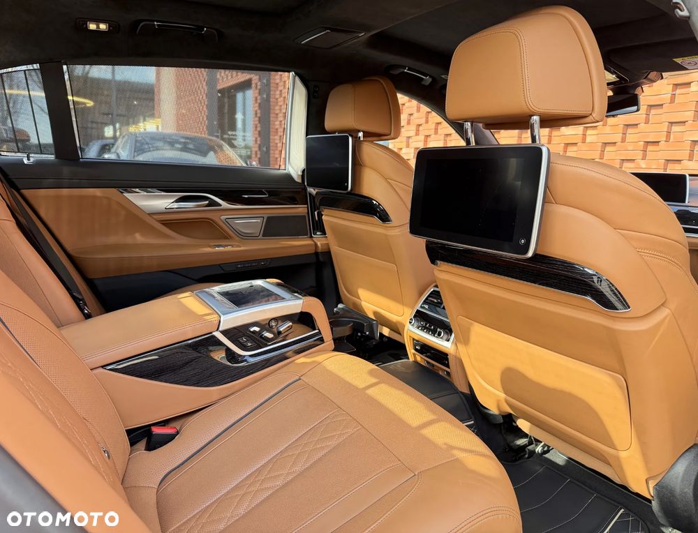 BMW Seria 7 - 12