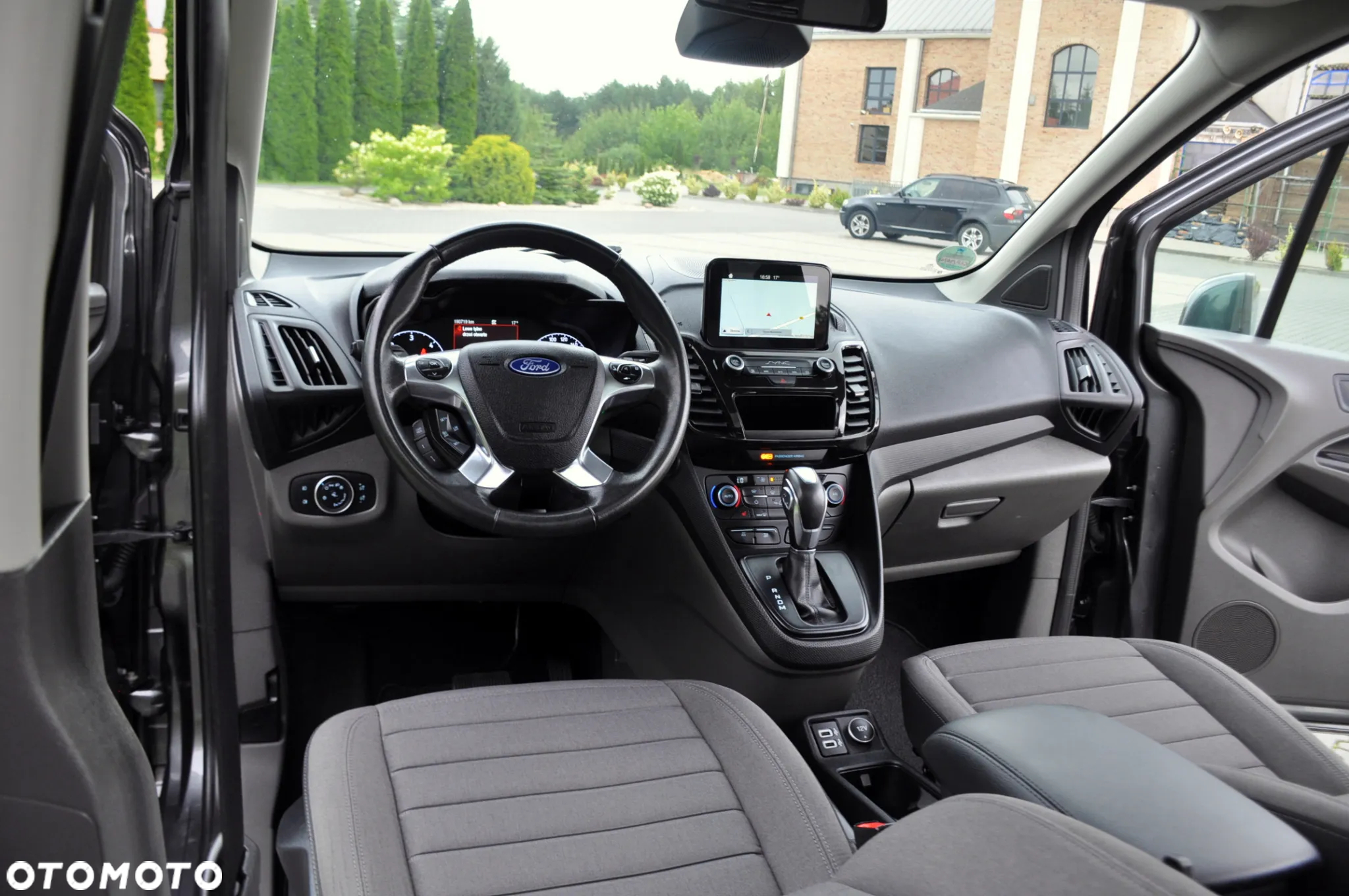 Ford Tourneo Connect 1.5 TDCi Start-Stop Titanium - 29