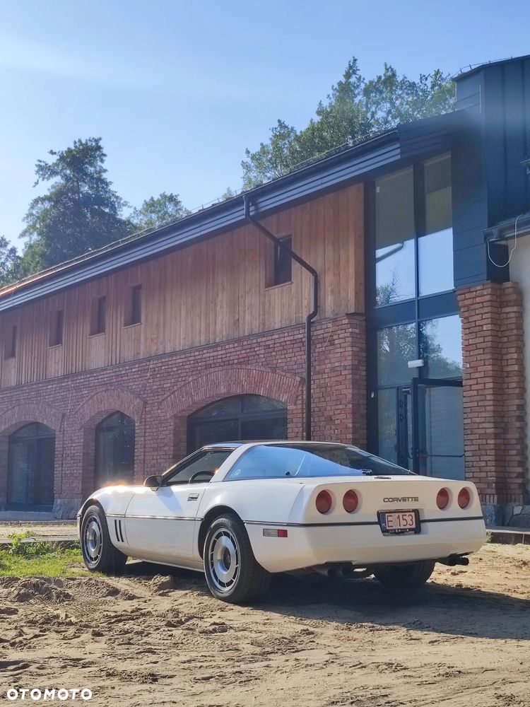 Chevrolet Corvette - 35