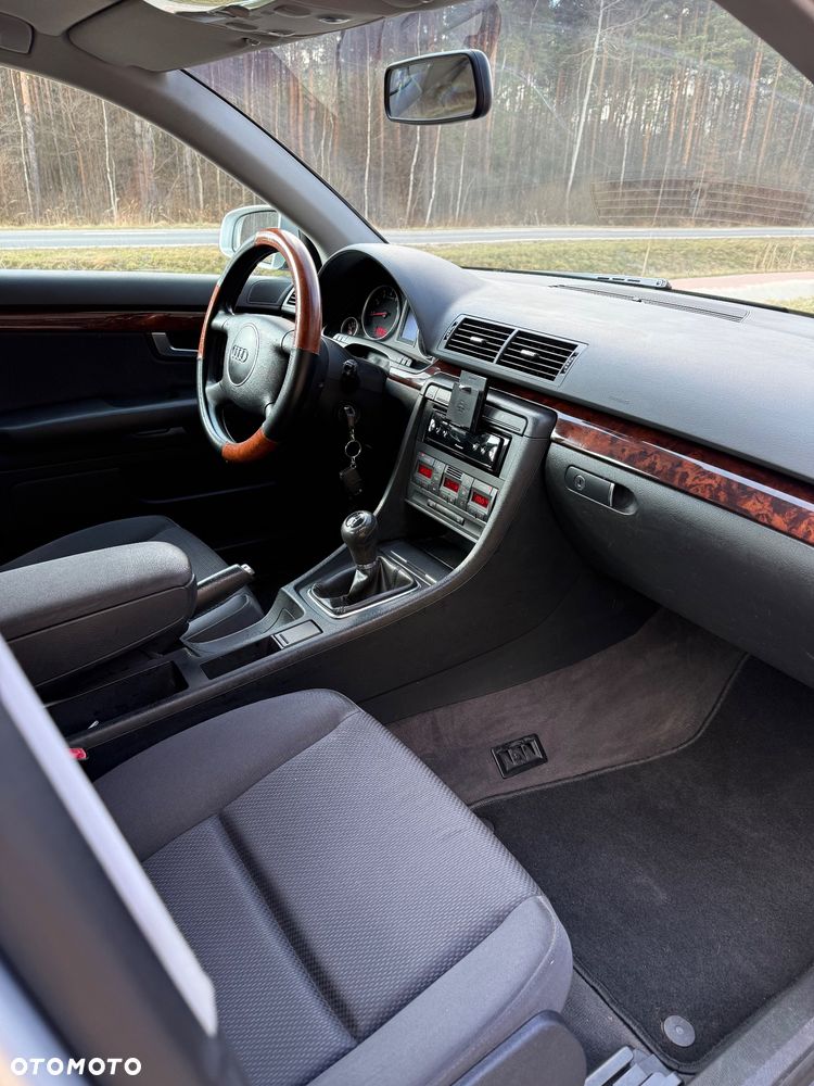 Audi A4 Limousine - 9