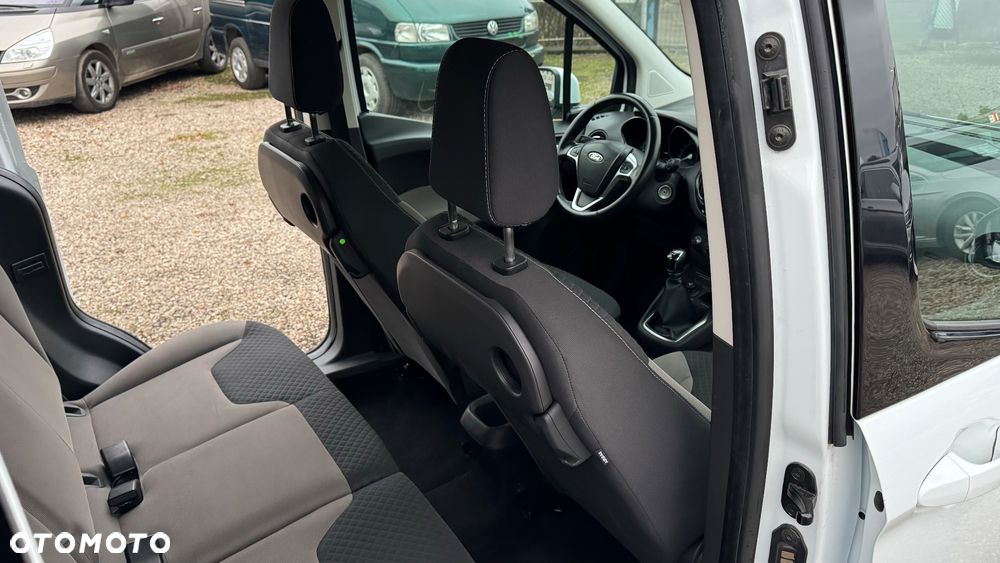 Ford Tourneo Courier 1.0 EcoBoost S&S Titanium - 30