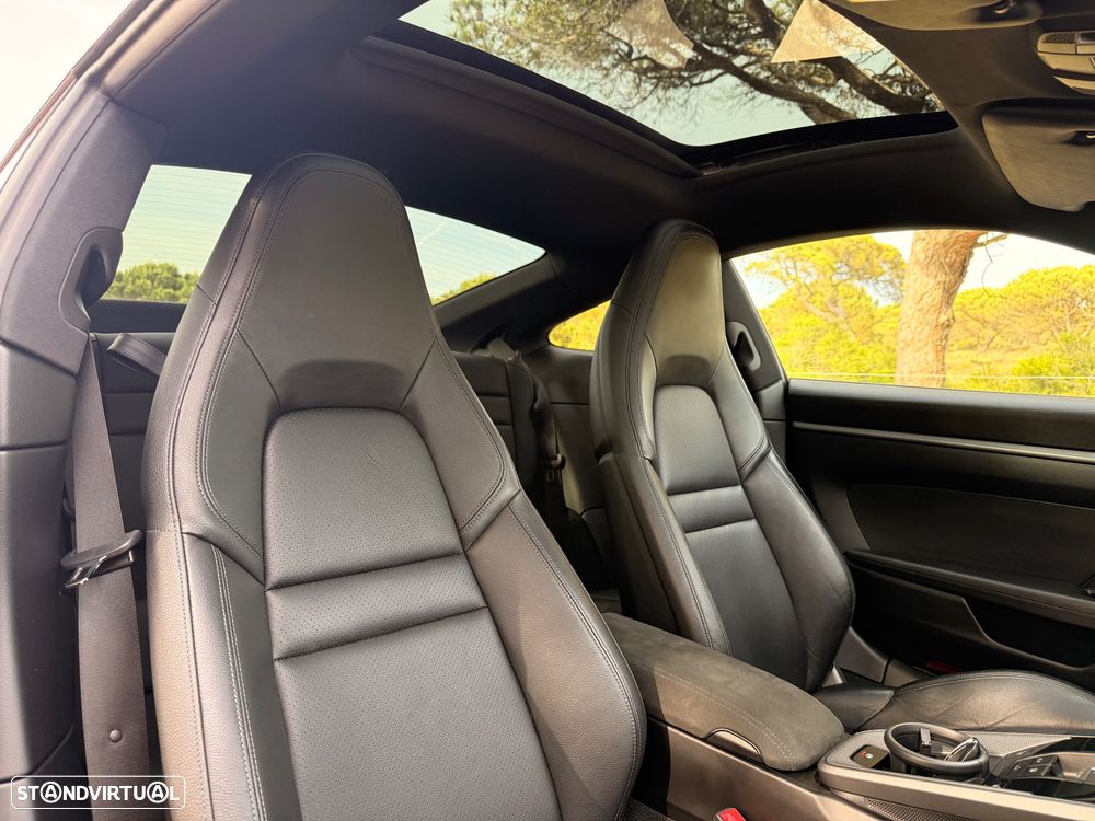 Porsche 911 (992) Carrera PDK - 11