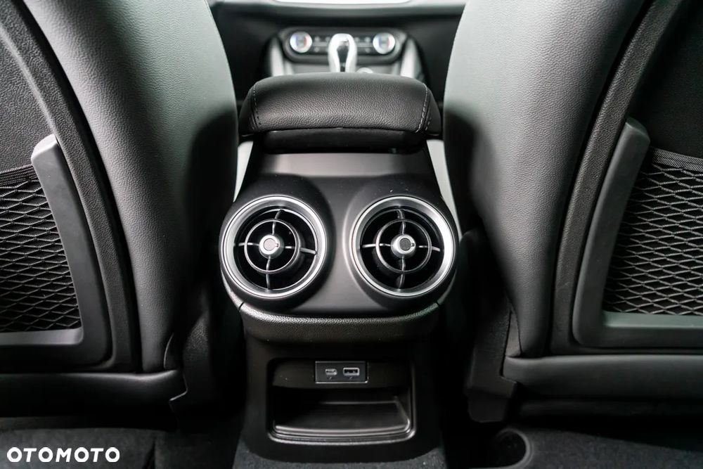 Alfa Romeo Stelvio 2.0 Turbo Veloce Q4 - 33