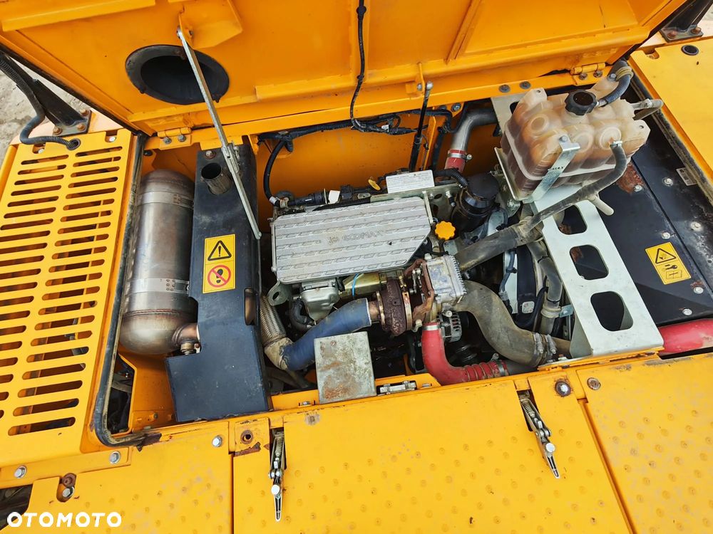 JCB 220 XLC - 32
